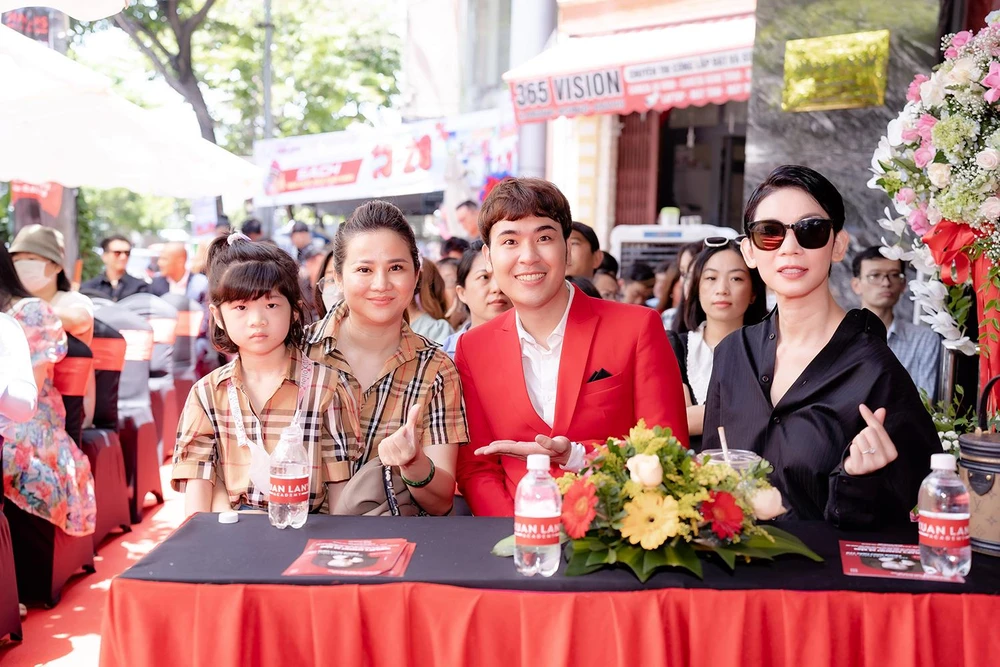 Diễn viên, MC Lê Minh Ngọc và siêu mẫu Xuân Lan. Ảnh: TRẦN THÀNH VINH