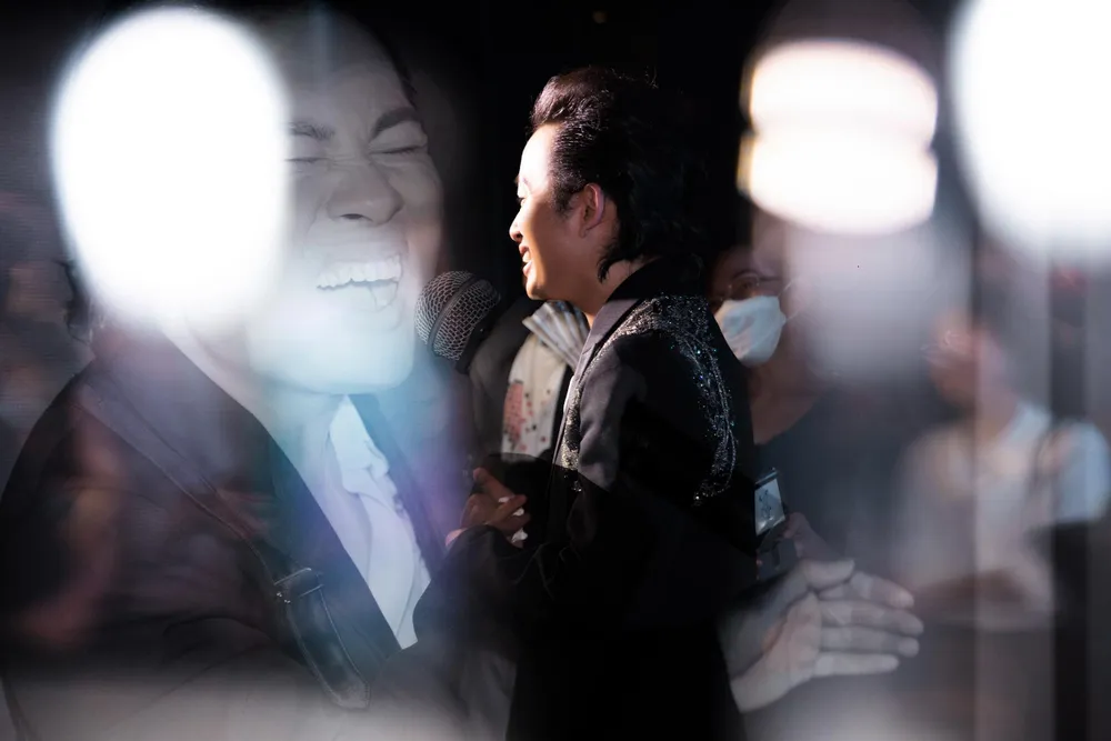 Tùng Dương hát Hope, Ngày chưa giông bão, Mang thai...Ảnh: Team Kiengcan