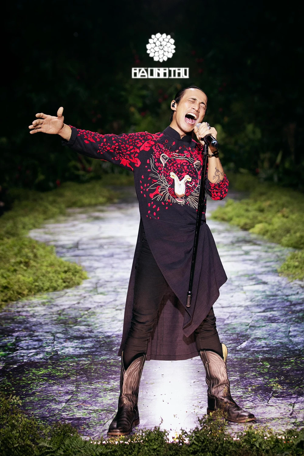 Anh Khoa tái xuất sau thời gian dài vắng bóng