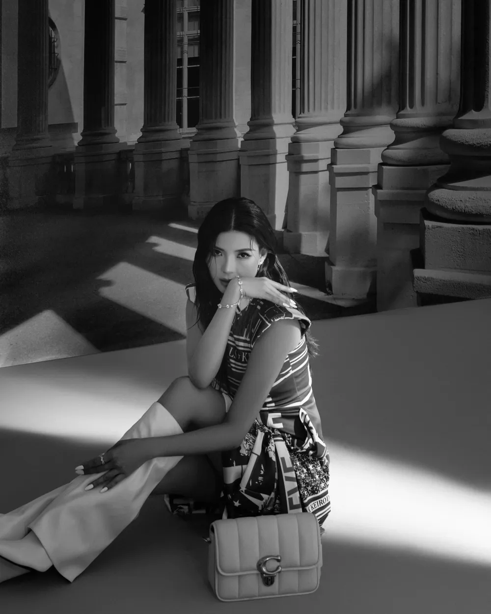 Nữ diễn viên chia sẻ hạnh phúc lớn nhất là được ở bên cạnh những người thân yêu của mình, chăm sóc tổ ấm nhỏ bé của mình. Thời gian gần đây, dọn dẹp nhà cửa là sở thích của cô sau những giờ làm việc.