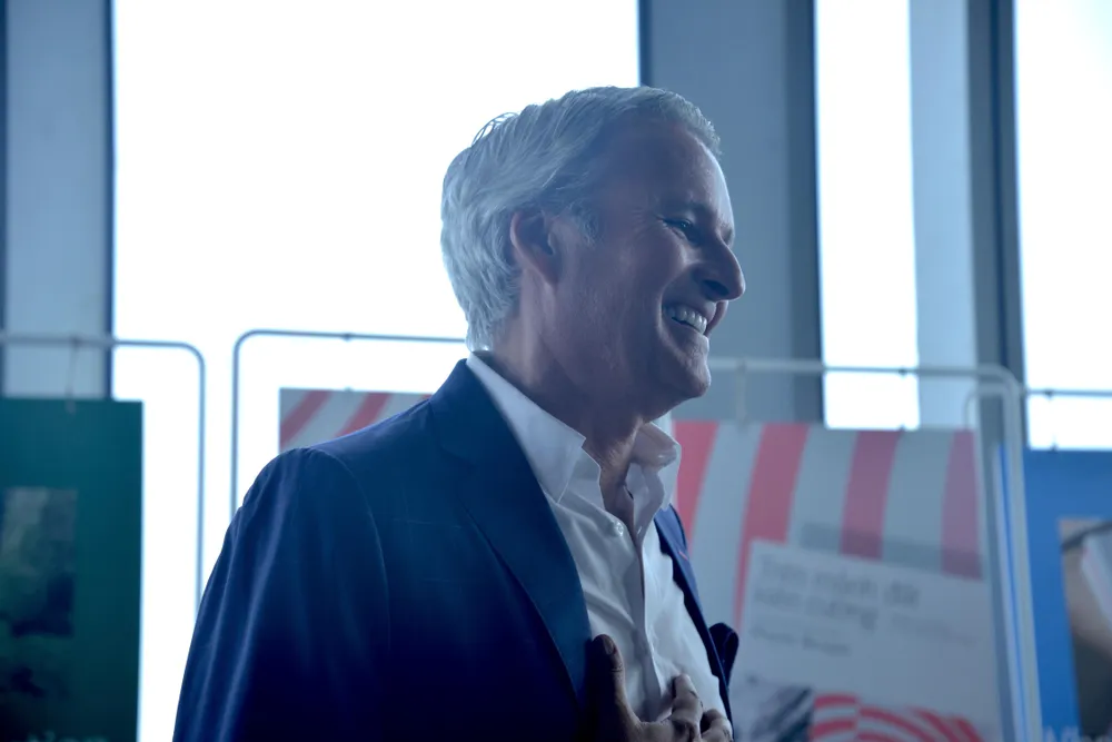 Ông Wayne Besant giao lưu trò chuyện cùng khán giả. Ảnh: NGUYỄN TRÀ