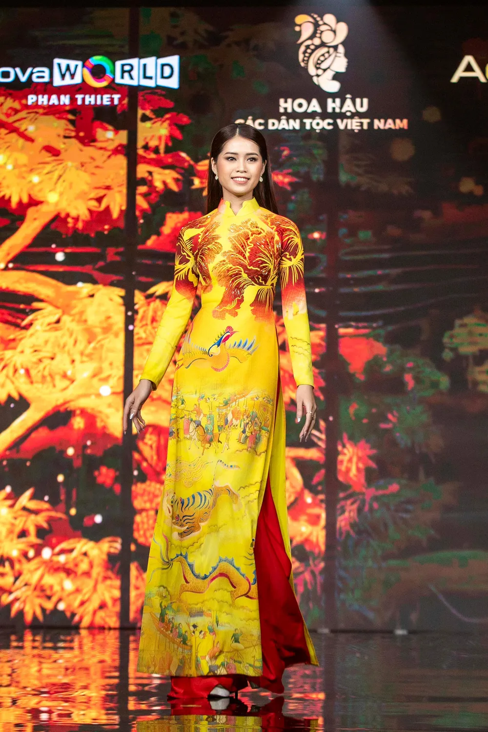 Hoa khôi Luật, thủ khoa Học viện Toà án gây ‘sốt’ Hoa hậu các Dân tộc Việt Nam ảnh 3