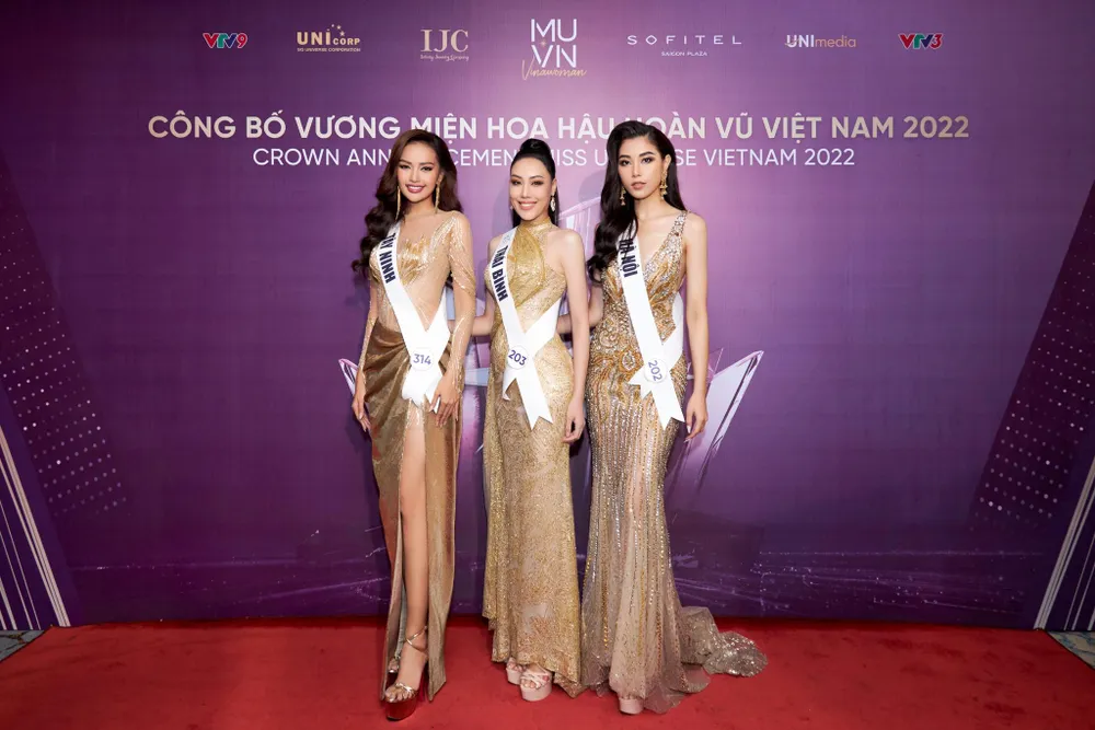 Trong đêm thi Bán kết diễn ra tối nay, 21-6, top 41 thí sinh của Hoa hậu Hoàn vũ Việt Nam 2022 sẽ trải qua ba nội dung thi chính: Tự giới thiệu, Hô tên, trình diễn: Trang phục bikini, Trang phục dạ hội, Trang phục áo dài. Trong ảnh: Ngọc Châu, Quỳnh Anh, Thu Huyền khoe sắc trước thềm bán kết và chung kết Hoa hậu Hoàn vũ Việt Nam