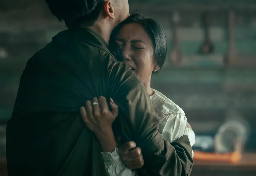 Văn Mai Hương trong MV: &apos;‘Một ngàn nỗi đau’. Ảnh: NTT