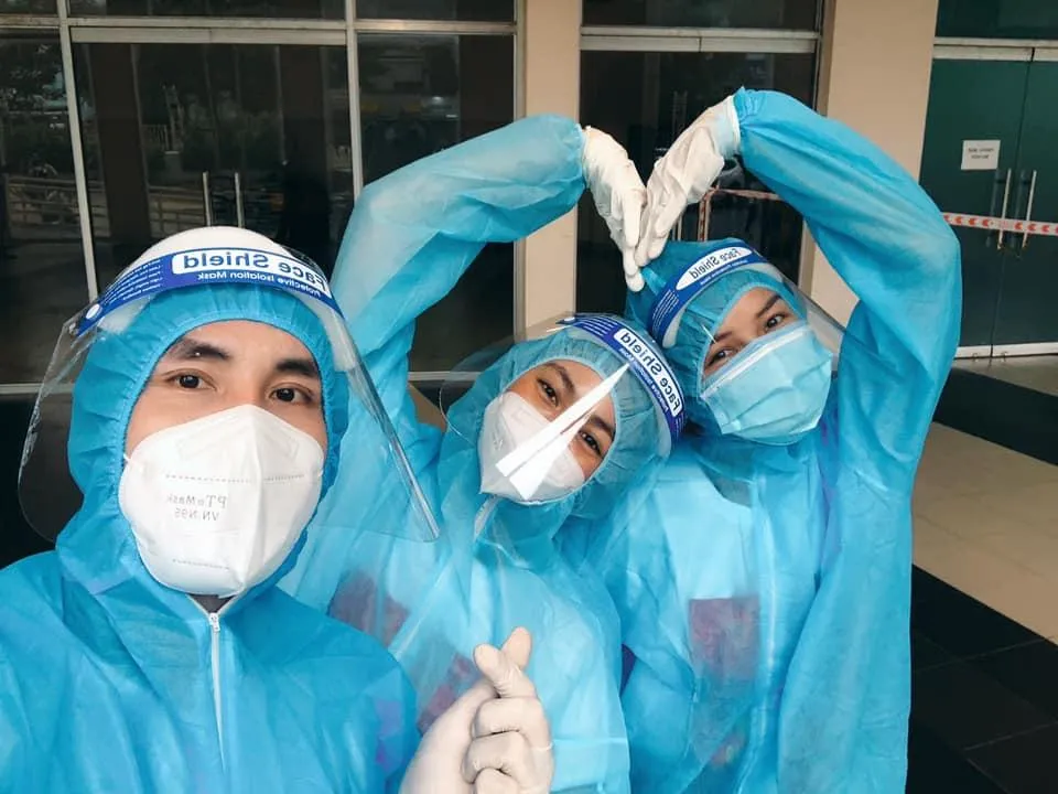 Trongnhững ngày tháng dịch bệnh bùng phát căng thẳng ở TP.HCM, Ngọc Châu tham gia hỗ trợ tuyến đầu chống dịch. Cô tham gia cùng đội nghệ sĩ tình nguyện của NVH Thanh Niên. Trongnhững ngày tháng dịch bệnh bùng phát căng thẳng ở TP.HCM, Ngọc Châu tham gia hỗ trợ tuyến đầu chống dịch. Cô tham gia cùng đội nghệ sĩ tình nguyện của NVH Thanh Niên.