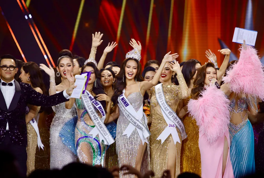 Ngọc Châu đăng quang Hoa hậu Hoàn vũ Việt Nam 2022. Ảnh: NGUYỆT NHI Ngọc Châu đăng quang Hoa hậu Hoàn vũ Việt Nam 2022. Ảnh: NGUYỆT NHI