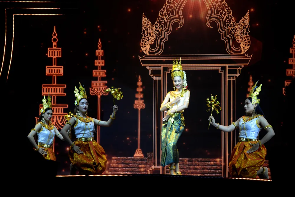 Vương miện Hoa hậu các Dân tộc Việt Nam từ 54 viên ngọc trai rực rỡ ảnh 2