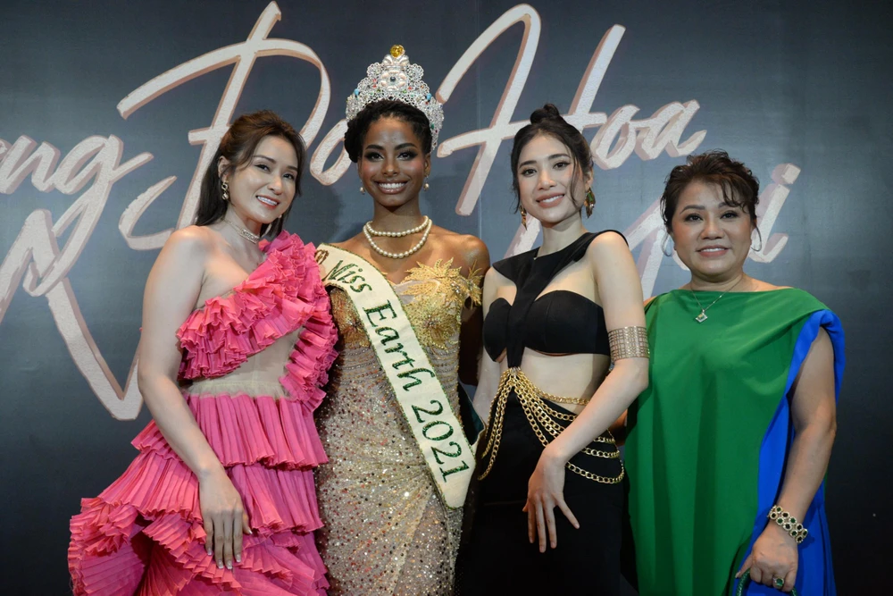 Hoa hậu Trái đất 2021 Destiny Evelyn Wagner trên thảm đỏ. Ảnh: HÀ AN