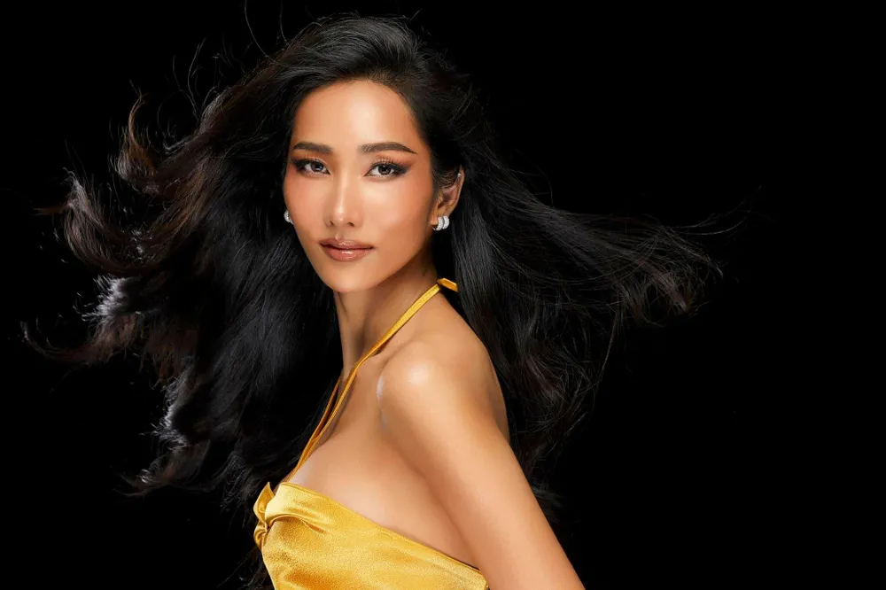 Người đẹp Đà Nẵng Lê Thanh Ngọc Quyên ghi điểm tại họp báo ngày 28-7. Ảnh: FBNV