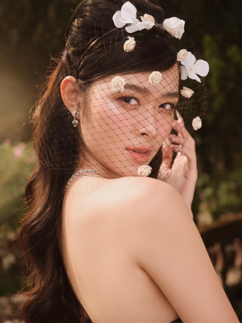 Cận cảnh khuôn mặt xinh đẹp của Diệp Bảo Ngọc tuổi 29