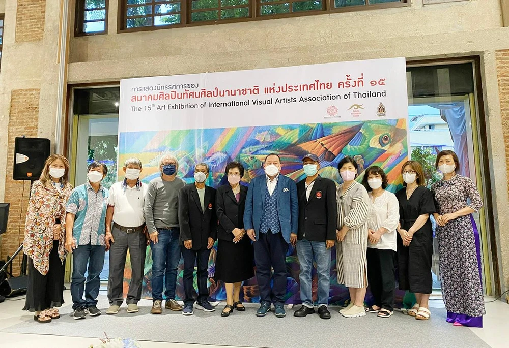 Tối 6-8, Hội Liên hiệp Nghệ thuật Thị giác Thái Lan phối hợp Văn phòng Văn hóa và Nghệ thuật Đương đại Thái Lan tổ chức triển lãm Art Exhibition of International Visual Artists of Thailand lần thứ 15
