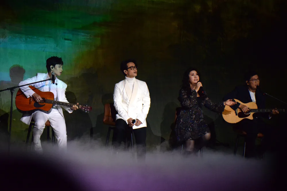 Hà Anh Tuấn cùng các khách mời Phương Thảo, Ngọc Lễ, Hoàng Dũng. Ảnh: NGUYỄN TRÀ