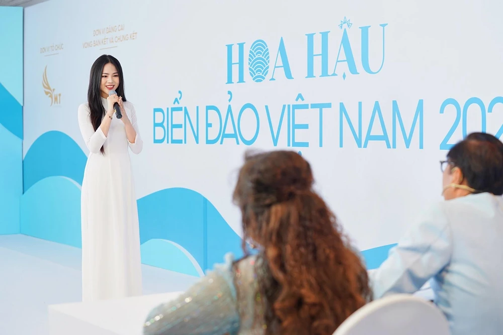 Buổi gặp gỡ các thí sinh miền Bắc có sự tham gia của hàng trăm nhan sắc đến từ mọi miền đất nước