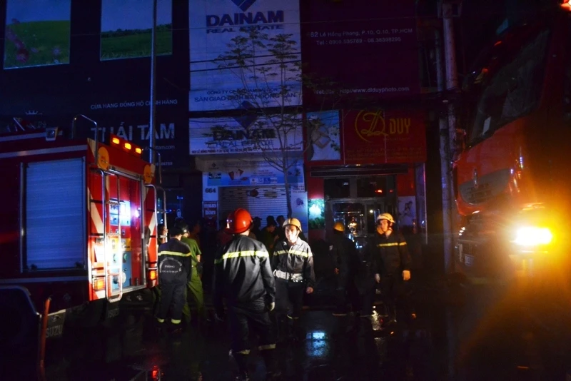Cháy tiệm ảnh cưới ở trung tâm Sài Gòn ảnh 3