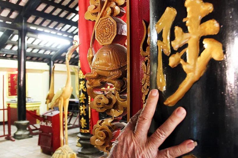 Chùm ảnh: Mối mọt tấn công ngôi đình trên 300 năm tuổi ảnh 8