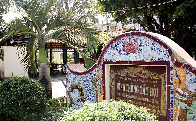 Chùm ảnh: Mối mọt tấn công ngôi đình trên 300 năm tuổi ảnh 1