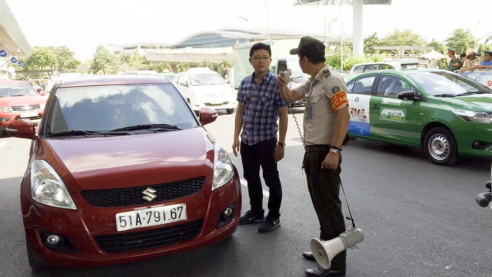 Cách hoàn thành sớm thủ tục ở sân bay Tân Sơn Nhất ảnh 10