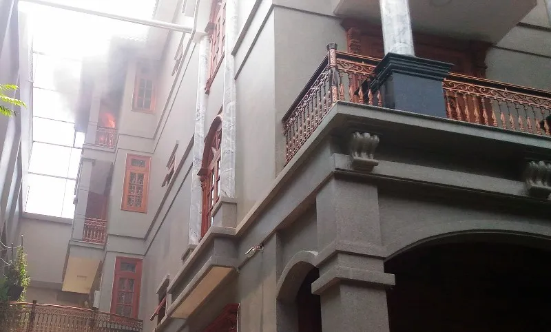 Biệt thự 4 tầng phát hỏa trong hẻm nhỏ ảnh 1 Biệt thự 4 tầng phát hỏa trong hẻm nhỏ ảnh 1