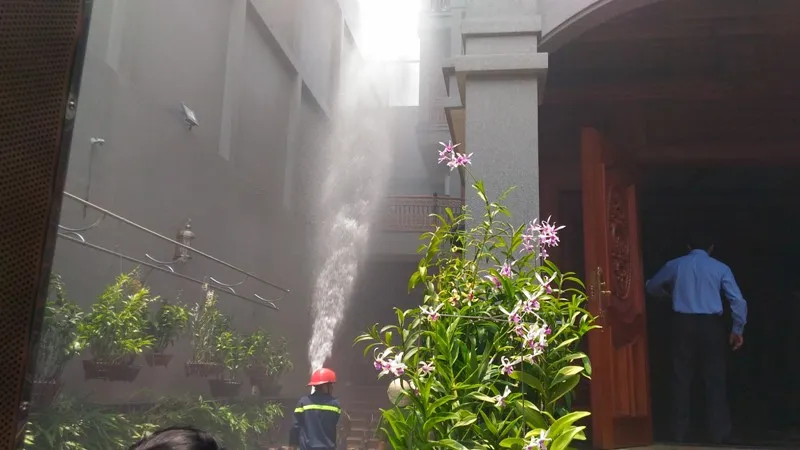 Biệt thự 4 tầng phát hỏa trong hẻm nhỏ ảnh 3 Biệt thự 4 tầng phát hỏa trong hẻm nhỏ ảnh 3