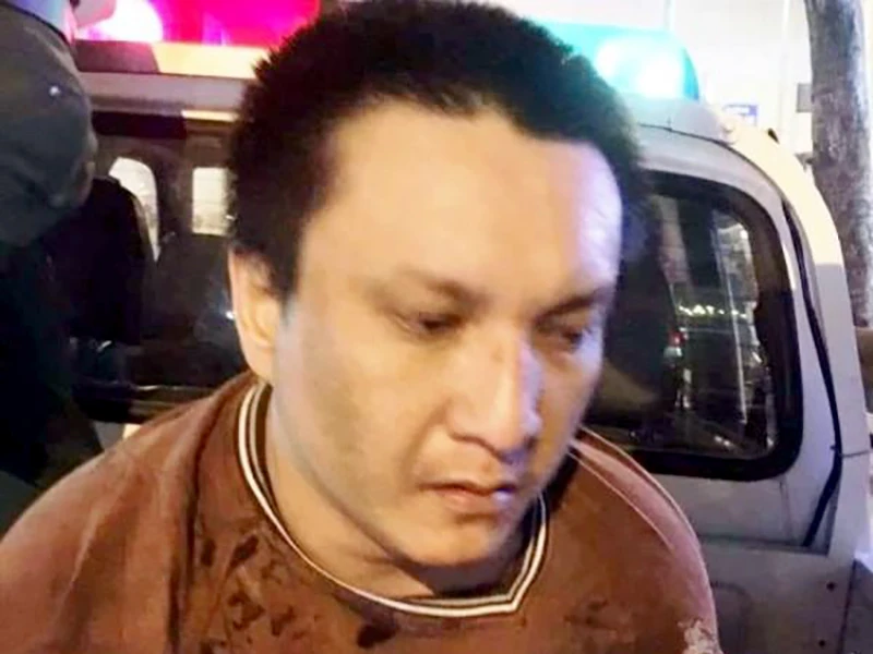 Tên cướp táo tợn giật túi xách và chống trả đặc nhiệm buộc các chiến sĩ phải nổ súng bắt giữ 