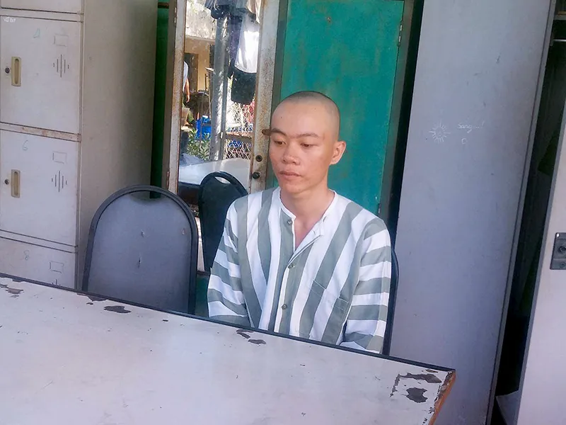 Nam thanh niên mua súng điện dao găm để cướp xe