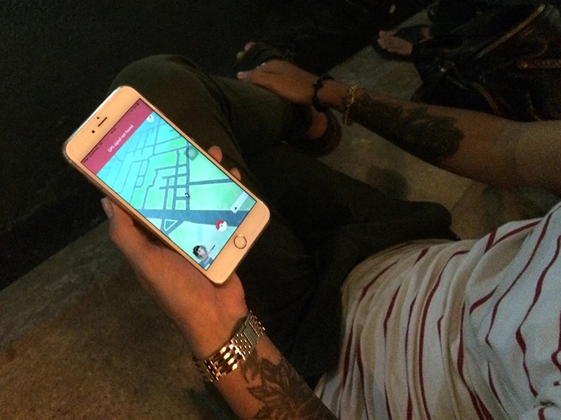 Trò Pokemon Go hiện đang tạo thành cơn sốt trên các thiết bị di động 