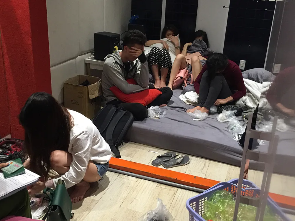 Gần trăm thanh niên trong động lắc ở TP.HCM ảnh 3