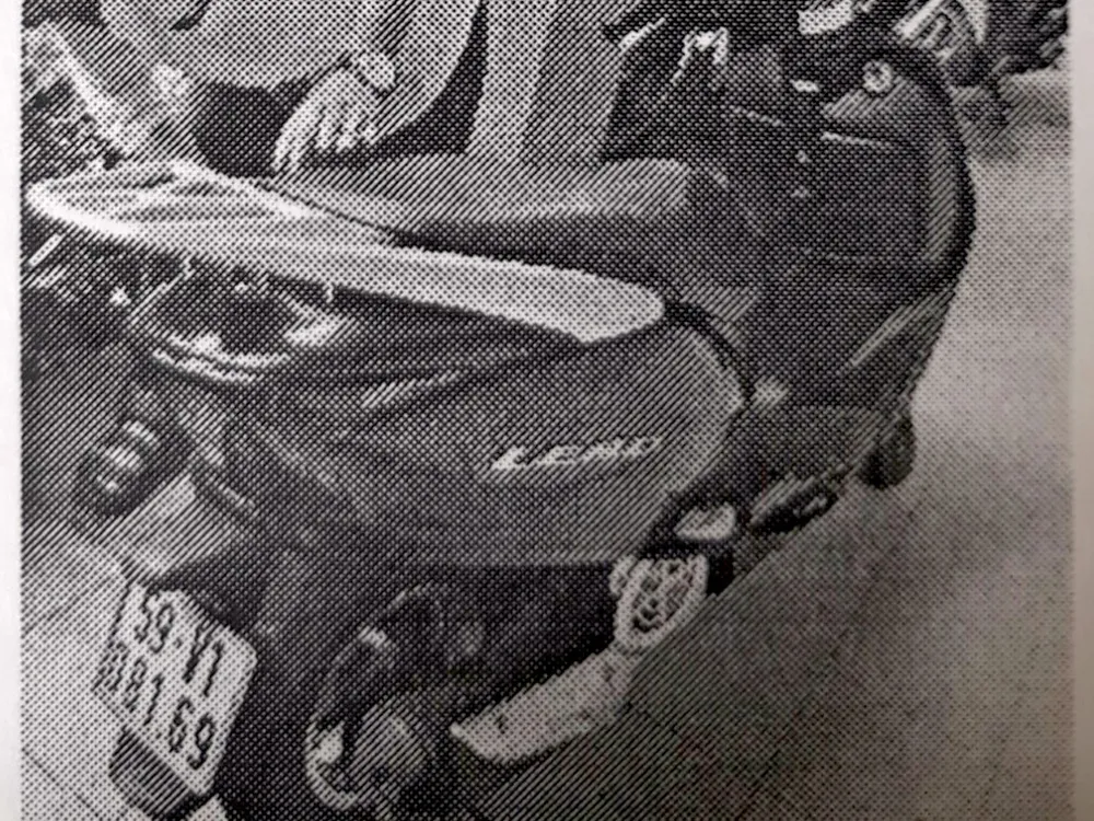 Chiếc xe tang vật bị công an quận 10 tạm giữ