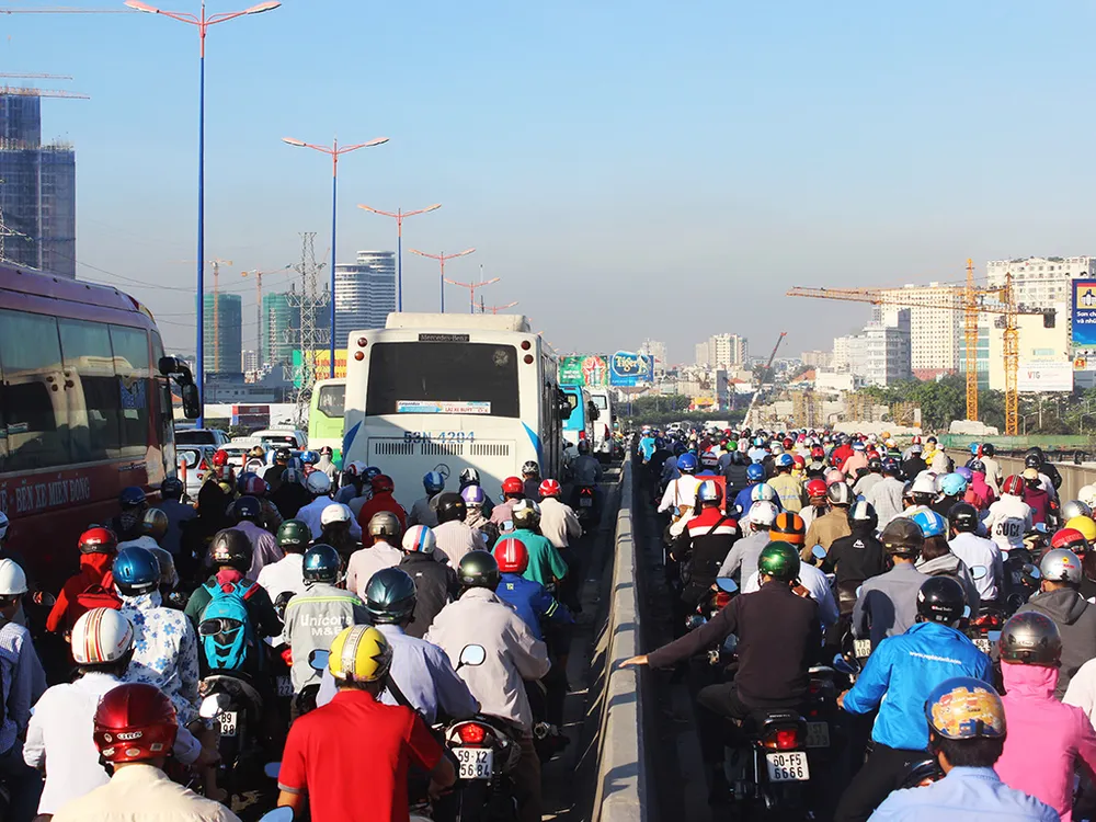 Giao thông khu vực ùn ứ nghiêm trọng.