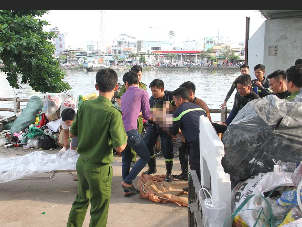 'Người nhái' lặn kênh Tẻ 3 giờ tìm cô gái đuối nước ảnh 2