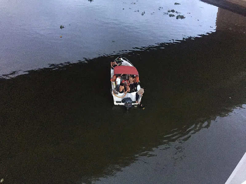 Người đàn ông nhảy xuống sông Sài Gòn mất tích ảnh 1 Người đàn ông nhảy xuống sông Sài Gòn mất tích ảnh 1