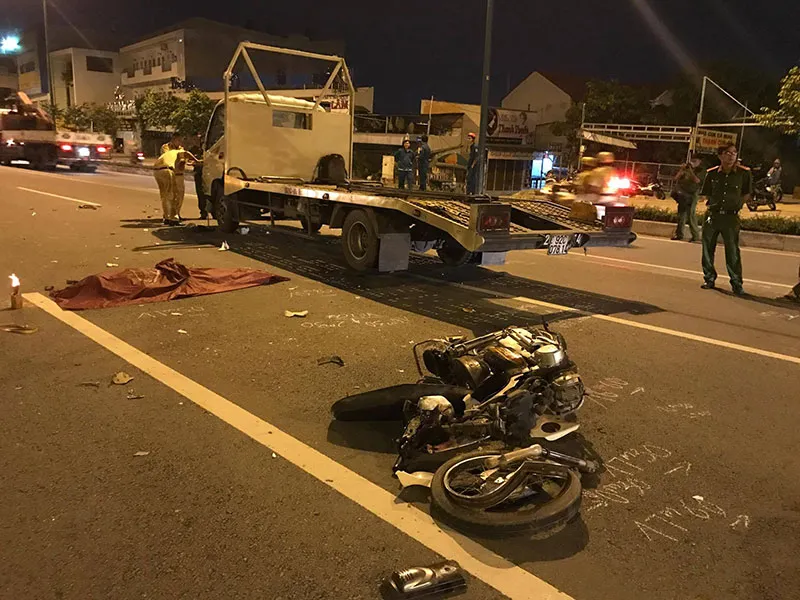 Va chạm xe tải trên đại lộ Phạm Văn đồng đôi nam nữ tử vong. 