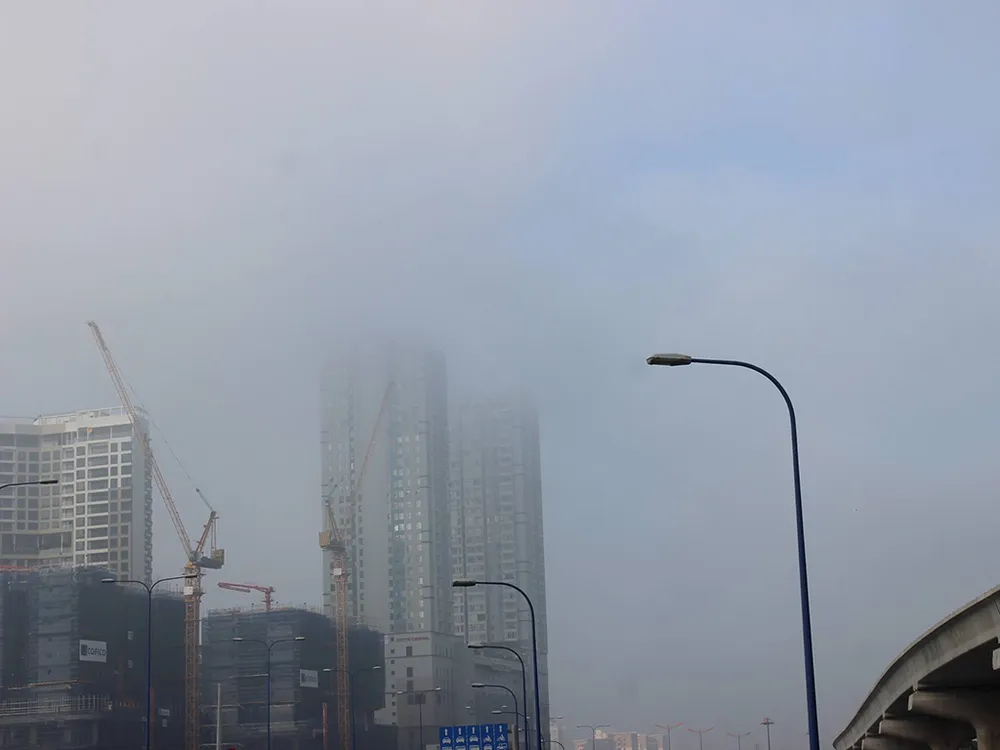 TP.HCM có sương mù như Đà Lạt ảnh 9 TP.HCM có sương mù như Đà Lạt ảnh 9