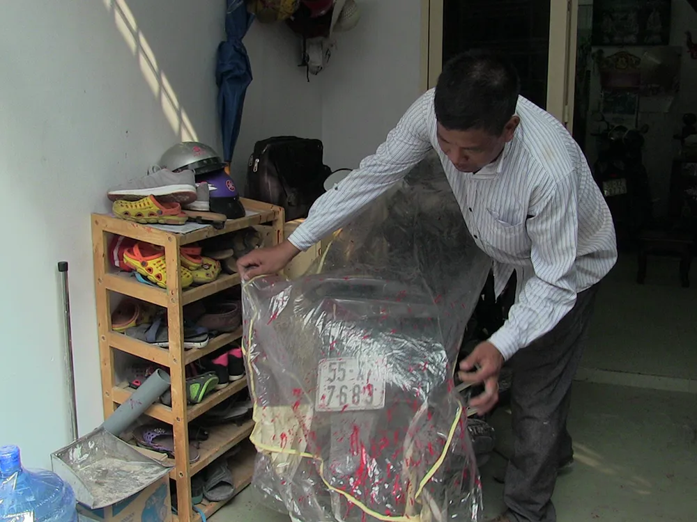 Một gia đình ở Thủ Đức liên tục bị tạt sơn khủng bố ảnh 2