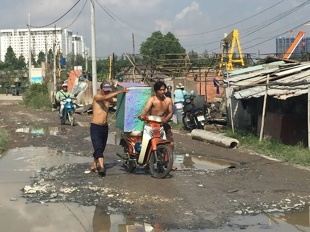 Cảnh sát thông tin vụ cháy khu lán trại ở quận 9 ảnh 2 Cảnh sát thông tin vụ cháy khu lán trại ở quận 9 ảnh 2