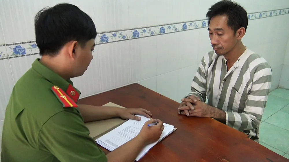 Người đàn ông quốc tịch Campuchia bị phát hiện cùng số lượng lớn ma túy trong khách sạn.