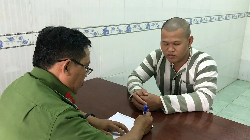 Cho vay nặng lãi đánh đập con nợ ở Bình Tân.