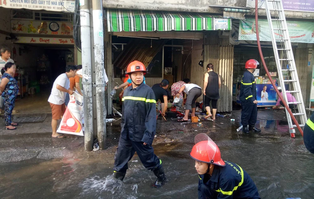 Người phụ nữ lao vào nhà cứu tài sản bị cháy ở đường tôn đản và bị bỏng