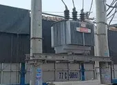 Tai nạn ở Hóc Môn, 1 người bị container cán chết ảnh 2 1 tài xế xe tải chết thảm trên bình điện hạ thế