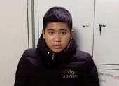 Bị cướp giật xịt hơi cay vào mặt, cụ ông tông vào cống tử vong ảnh 2 CSGT tóm cặp đôi 17 tuổi cướp giật