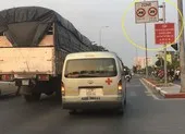 'Làm luật' cho xe tải đi vào giờ cấm ở TP.HCM
