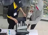 Kẻ cướp 17 tuổi thực hiện 3 vụ liên tiếp ở cửa hàng tiện lợi ảnh 1 Tân Phú: Vung dao khống chế 2 nhân viên Mini Stop, cướp tiền