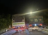 Chiếc xe hạng sang bẹp dúm đầu sau vụ tông liên hoàn ảnh 4 6 ô tô và 1 xe máy tông liên hoàn trên đèo Bảo Lộc