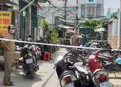 Truy bắt người đàn ông sát hại phụ nữ ở quận 1 ảnh 1 Nhân viên quán lẩu dê cãi nhau đâm chết bạn nhậu