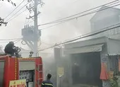Bắt hai thanh niên liên quan đến hai vụ buôn bán pháo nổ ảnh 2 Cháy nhà vắng chủ, dân phá cửa cứu được 2 xe máy