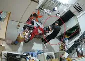 Tông liên hoàn ở cầu vượt Tân Thới Hiệp, kẹt xe nhiều km ảnh 4 Gom tiền đóng học phí cho con thì bị trộm lấy sạch