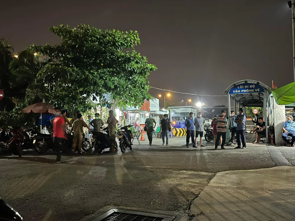 Sau khi vụ án mạng xảy ra, Công an quận 12 đã chỉ đạo Đội CSHS nhanh chóng vào cuộc điều tra, truy xét. Ảnh: HT Sau khi vụ án mạng xảy ra, Công an quận 12 đã chỉ đạo Đội CSHS nhanh chóng vào cuộc điều tra, truy xét. Ảnh: HT