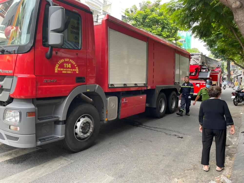 Đám cháy nhanh chóng được khống chế sau đó. Ảnh: CA