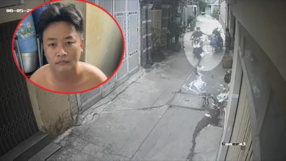 Tài bị Công an quận Bình Tân bắt sau khi cướp giật iPad trên tay bé trai bảy tuổi. Ảnh: NT Tài bị Công an quận Bình Tân bắt sau khi cướp giật iPad trên tay bé trai bảy tuổi. Ảnh: NT