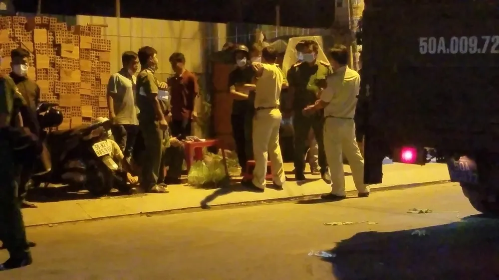 Công an sau đó có mặt khám nghiệm, điều tra, làm rõ. Ảnh: HT